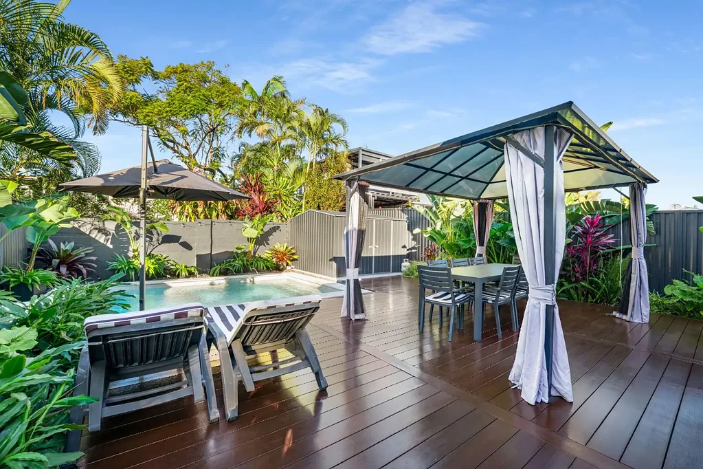 Labrador 4 Bedroom Renovated Family Oasis with Flexible Multi-Generational Living