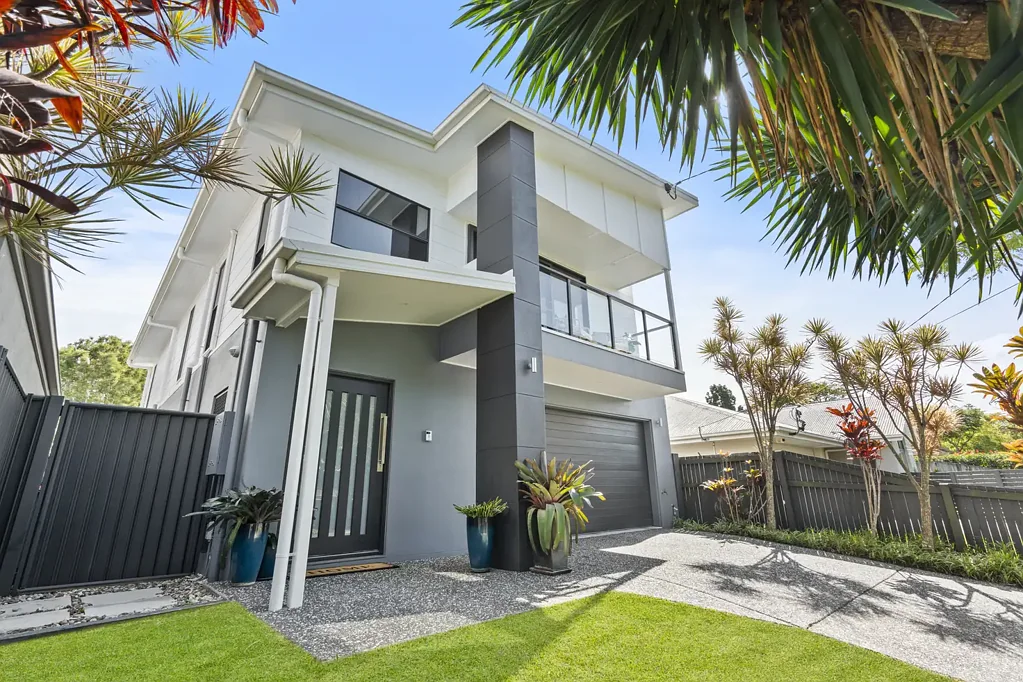 Wellington Point 4બેડરૂમ MODERN FAMILY RESIDENCE WITH A POOL IN CENTRAL WELLINGTON POINT!!!