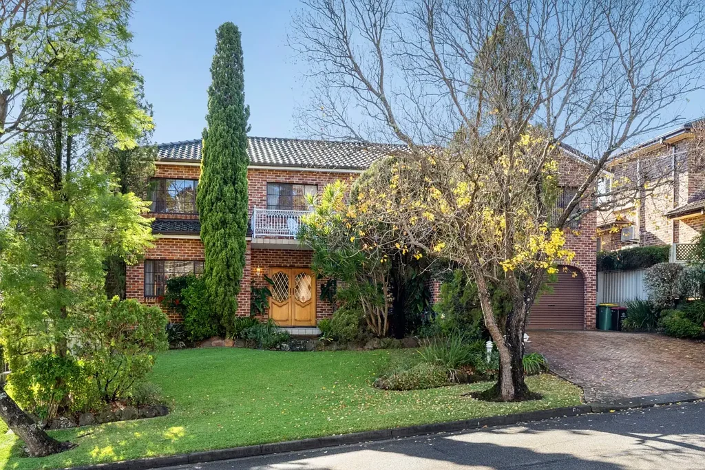 Bass Hill 5 Bedroom Quality Double-Brick Family Home in a Blue Ribbon Location