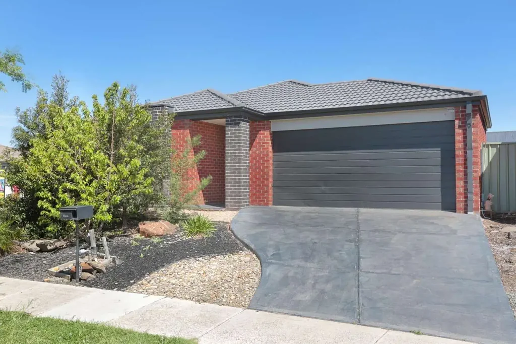 Family home in the heart of Wyndham Vale!!