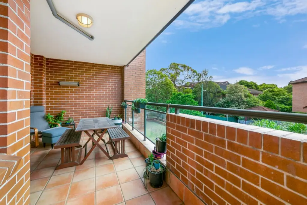 - MODERN APARTMENT IN A QUIET LOCATION