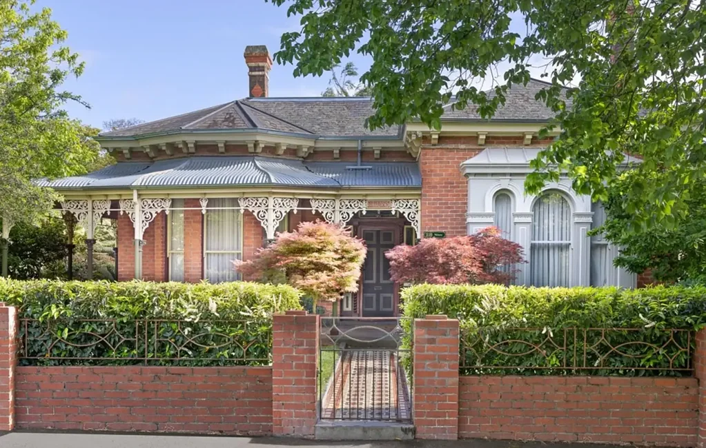 Ballarat Central 4房  Victorian Grandeur with Modern Sophistication
