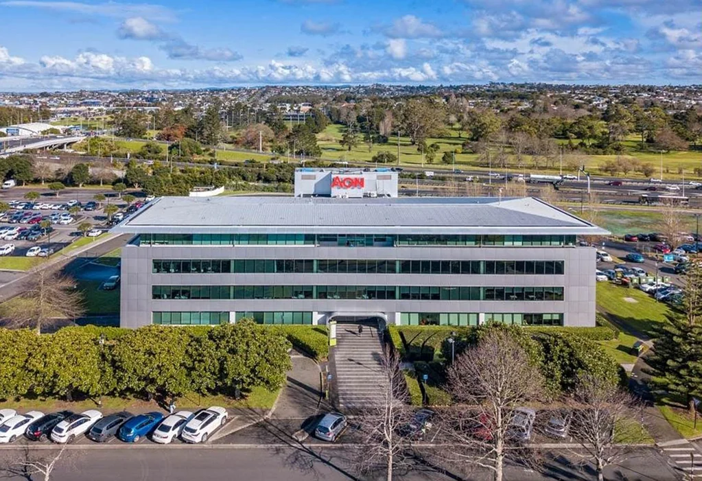 Takapuna PRECINCT LIFESTYLE. TOP FLOOR OFFICE.