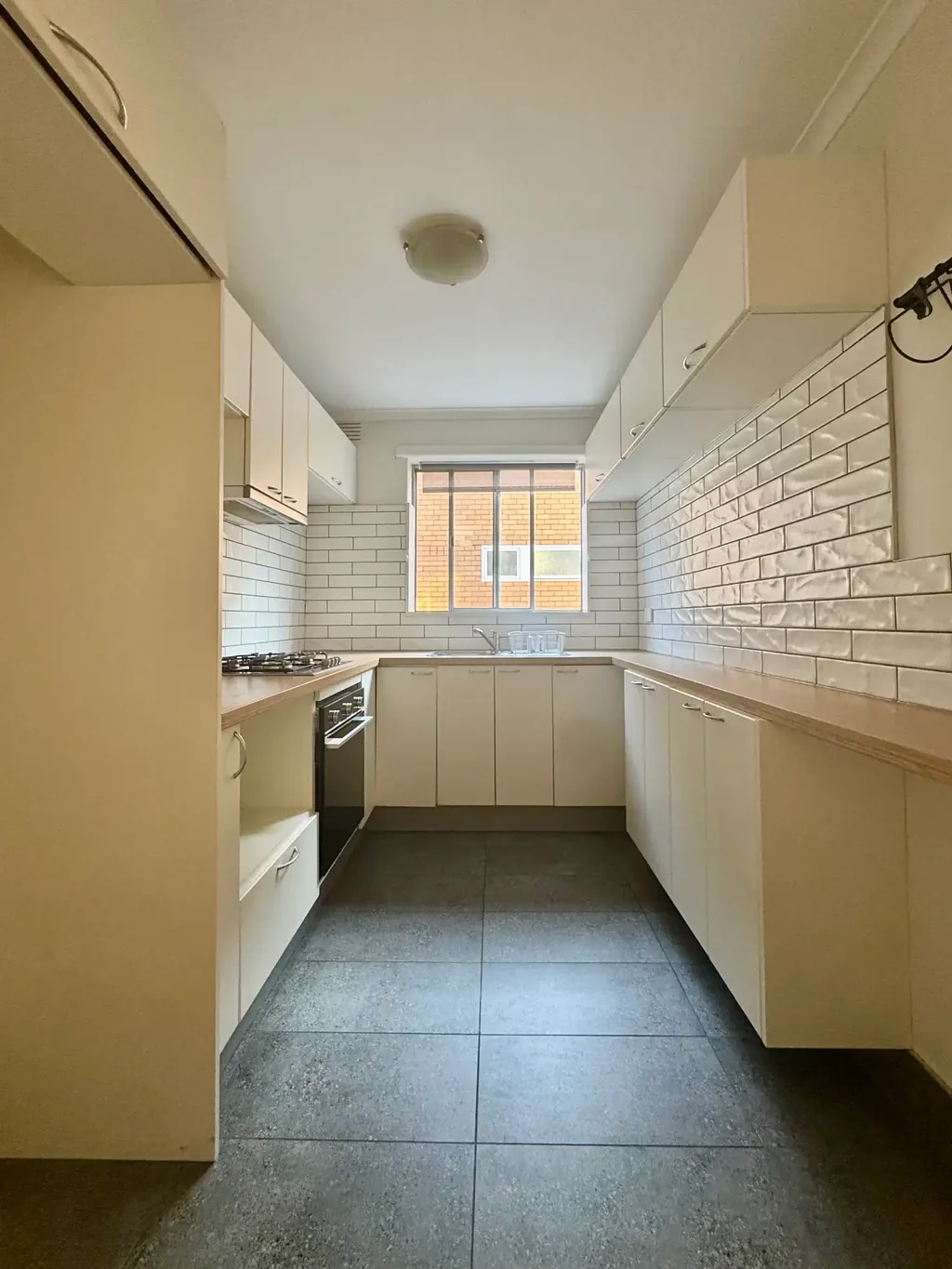 Stylish Apartment Living in Leafy Ripponlea
