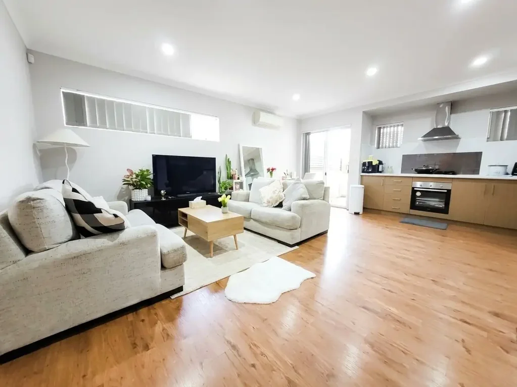 Beckenham 1બેડરૂમ Affordable, Low-Maintenance,  Large Unit in Convenient Locale!! Premium Finishes, Secure Parking.