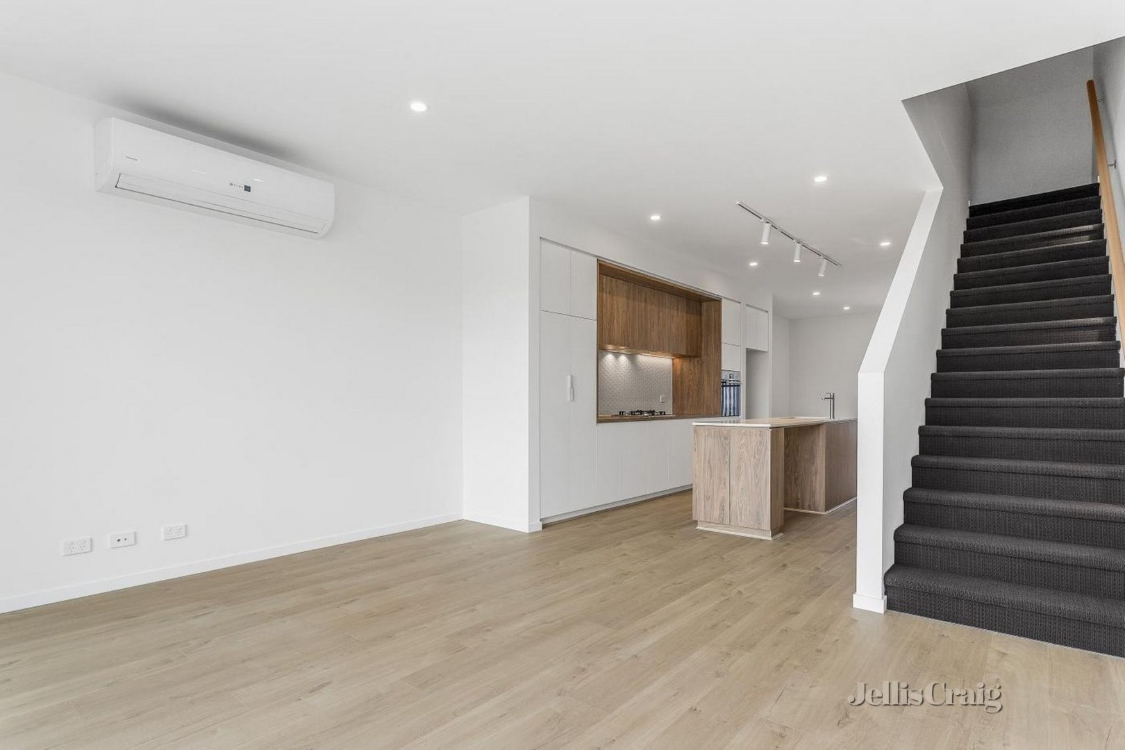 13 AITKEN ST, WILLIAMSTOWN VIC 3016, 0 ਕਮਰੇ, 0 ਬਾਥਰੂਮ, Townhouse