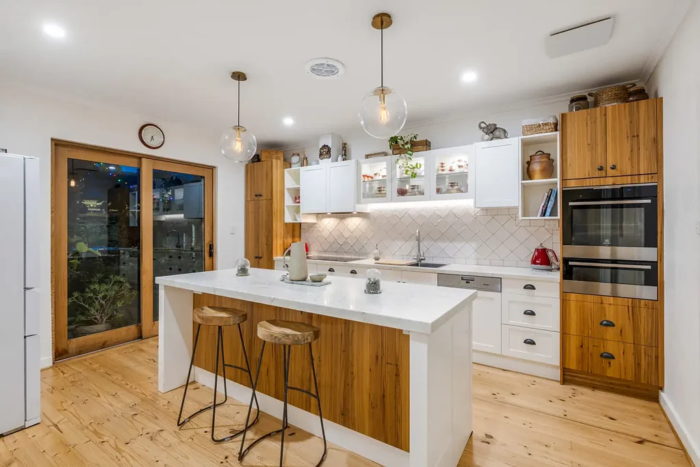 North Brighton 4部屋 Beachside living with endless potential