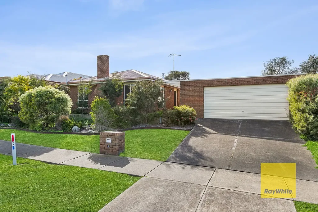 Huge Family Home In Prime Position