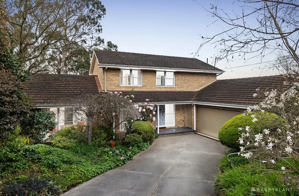 Templestowe Lower 5房 宏伟的家庭住宅，坐拥无与伦比的公园景观 A Grand Family Residence with Unrivalled Parkland Outlooks