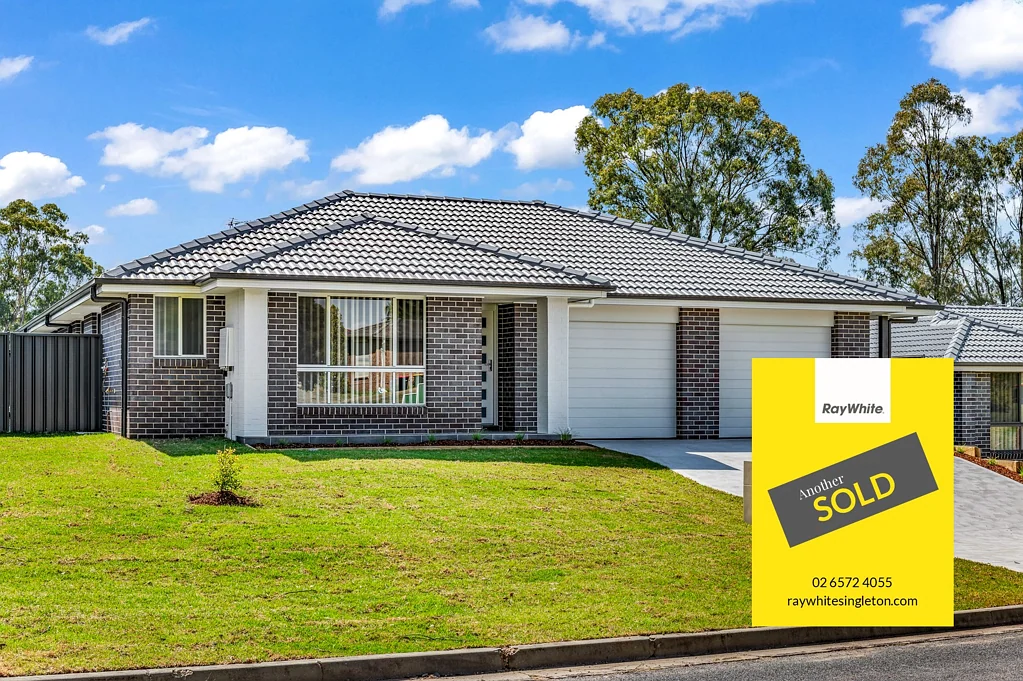 1/3A Grainger Crescent, Singleton, NSW 2330