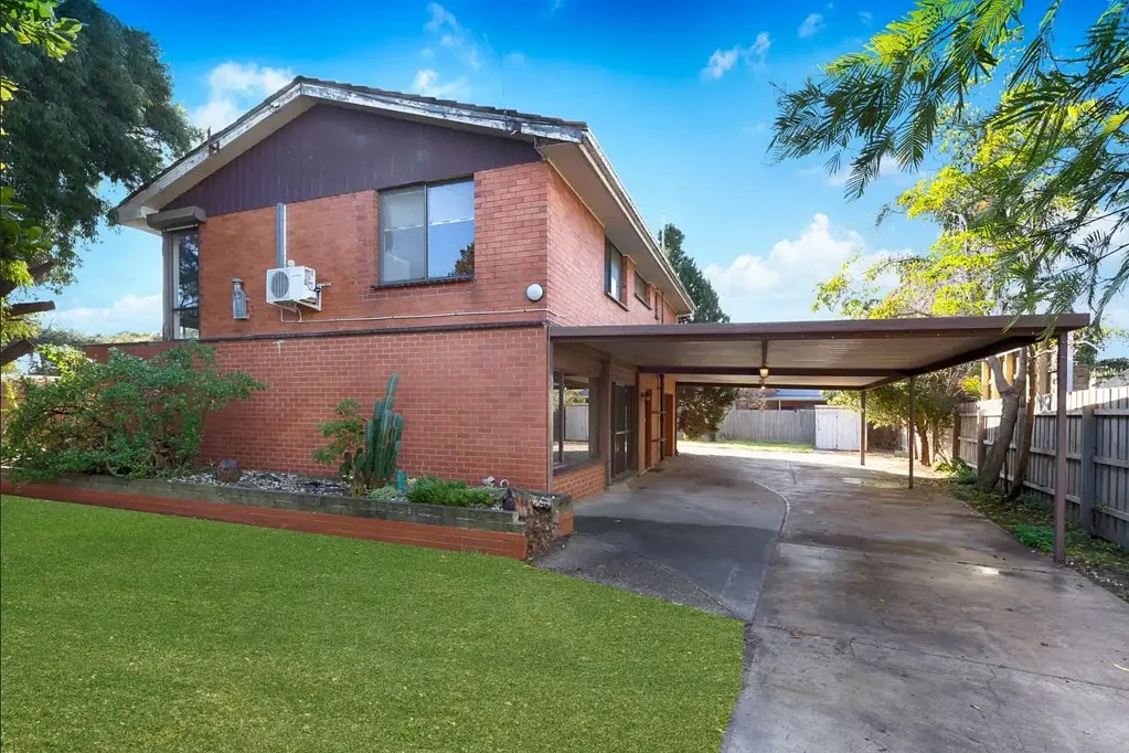 3-BEDROOM DOUBLE-STOREY HOME IN CARRUM
