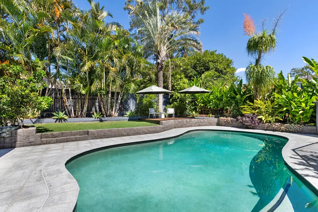 Arana Hills 3 Bedroom Stunning Home with Pool, Deck & Versatile Living Spaces, opposite Parkland & Play Ground!