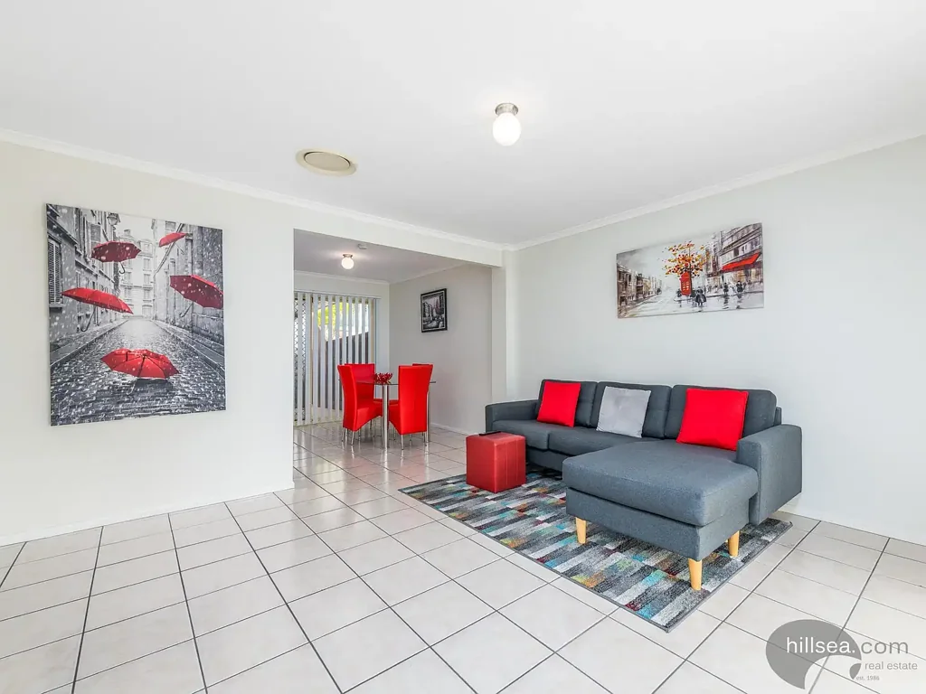 Coombabah 3房  Peaceful resort-style living, surrounded by nature - your private escape awaits.