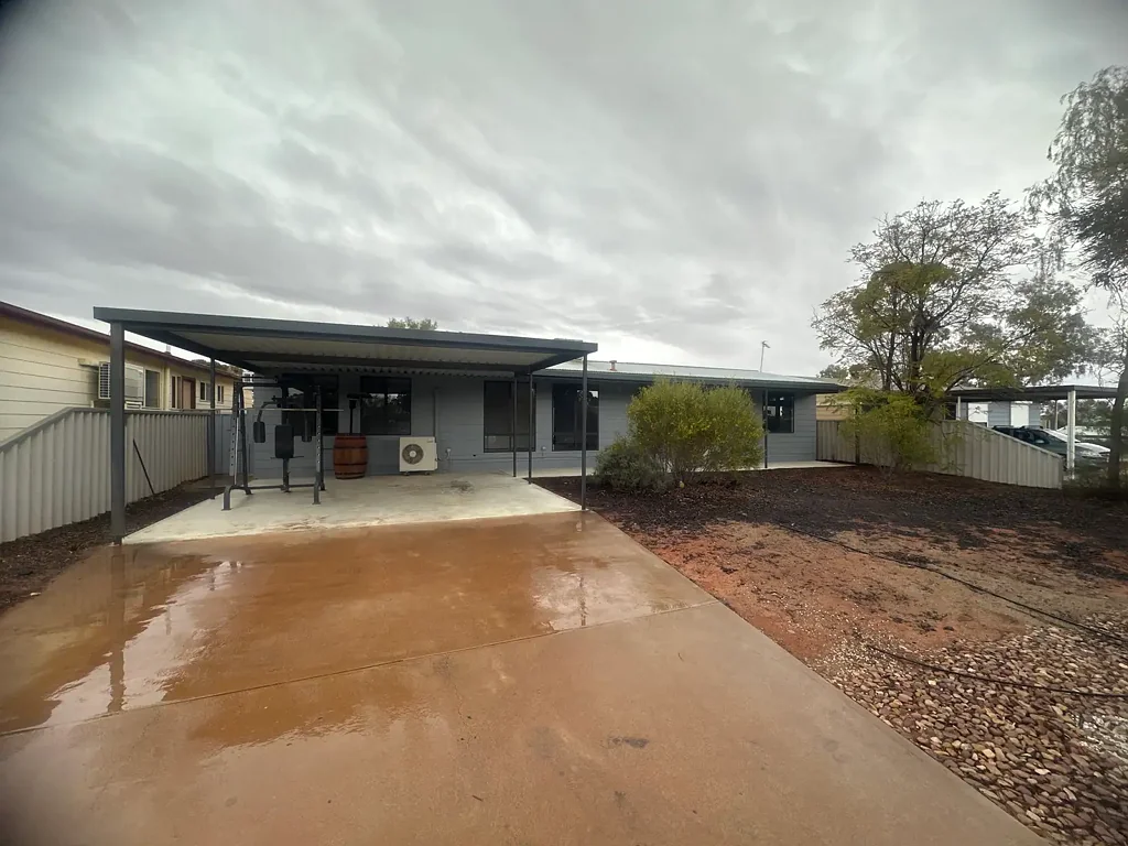 Roxby Downs 4ਬੈੱਡਰੂਮ Modern 4-Bedroom Family Home with Pool - Ready to Move In!