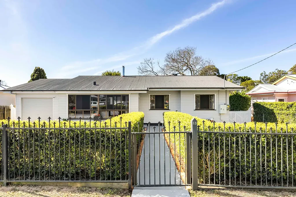 Harristown 4房  Spacious Family Living on an Expansive 819m2 allotment