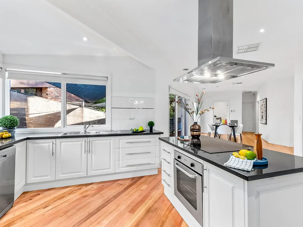 1/147 Thompson Crescent, Eltham, VIC 3095