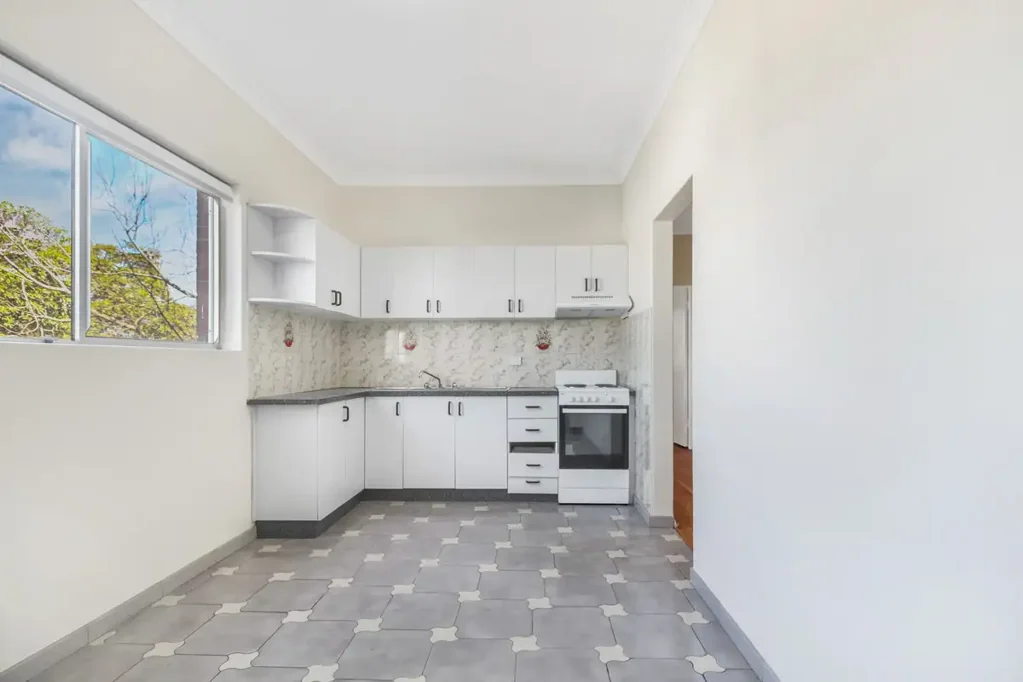 Two Streets from North Gong Beach!