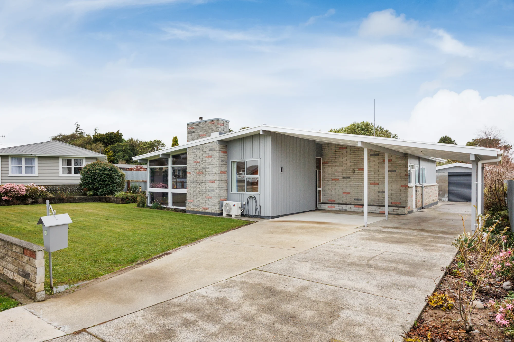 Marton 3Zimmer Beautifully Updated, Perfectly Positioned