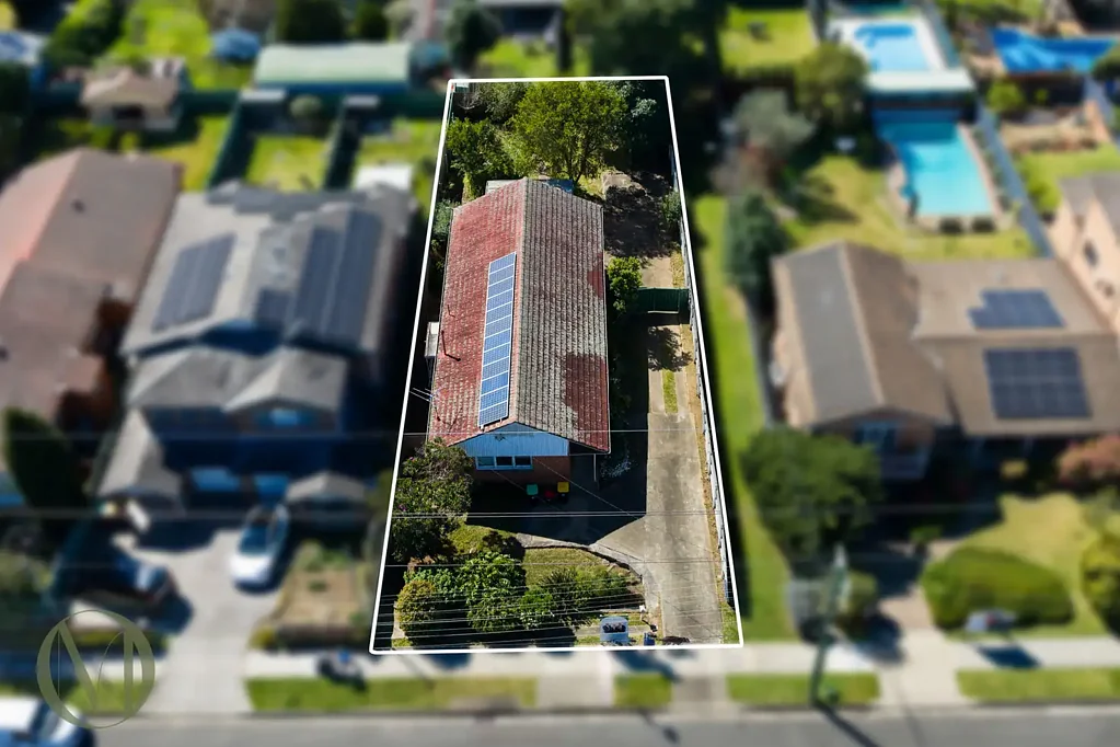 Dundas 3 Slaapkamer First Time Offered | 696sqm with Duplex Potential