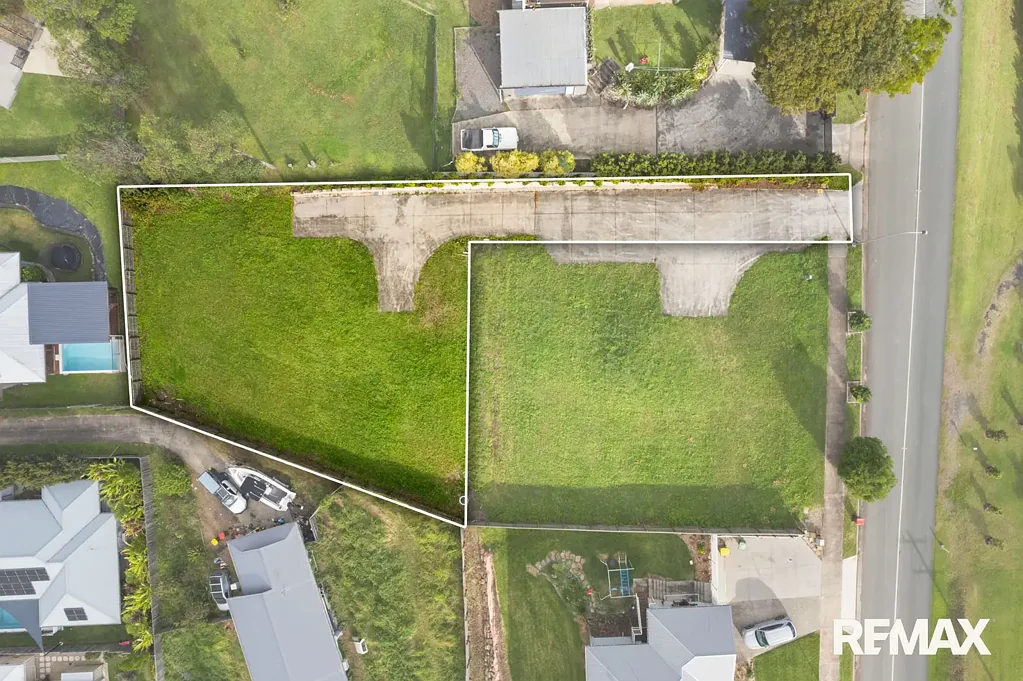 Burnside Elevated 1,133m2 Homesite with Views - Adjoining 695m2 Block Also Available