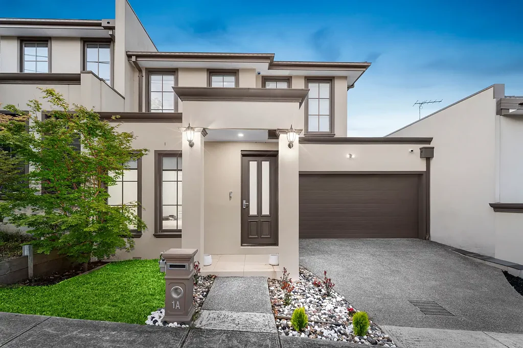 Templestowe Lower 4침실 Elegant Home with Master Suite and Family Retreat