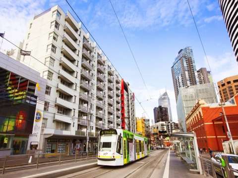 Affordable Urban Living: 3-Bedroom Apartment in the City Centre