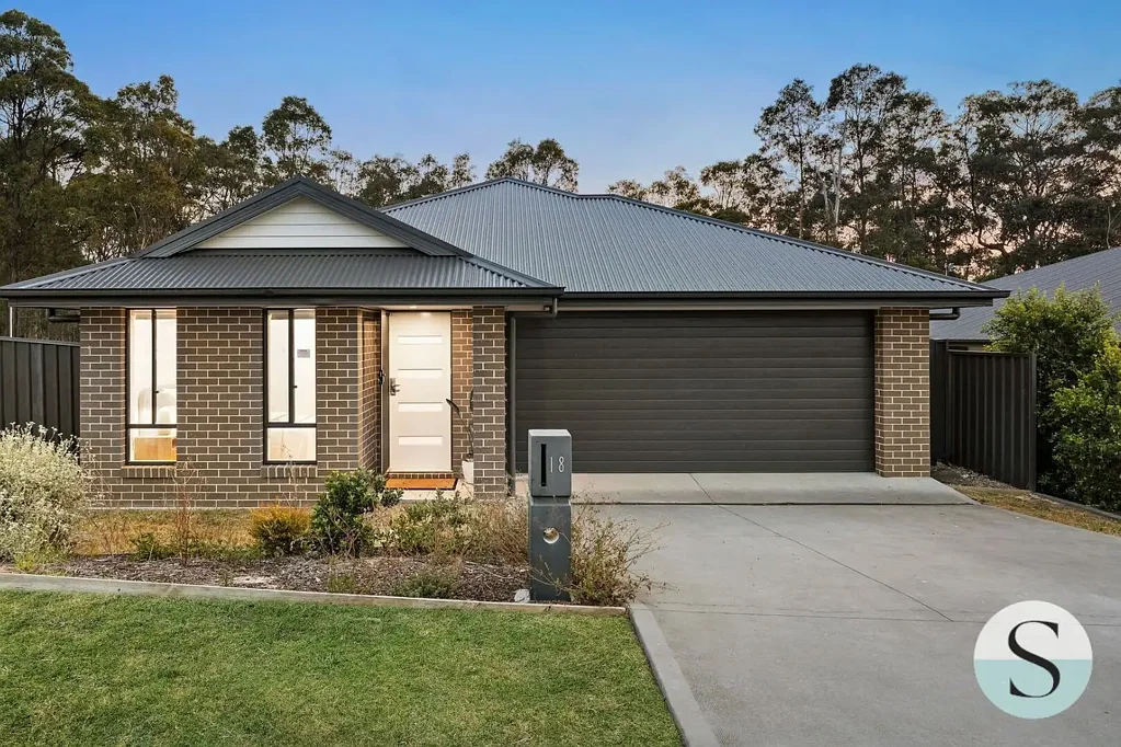 Fletcher 4Zimmer Four-Bedroom Single-Level Living with a Practical Family Layout