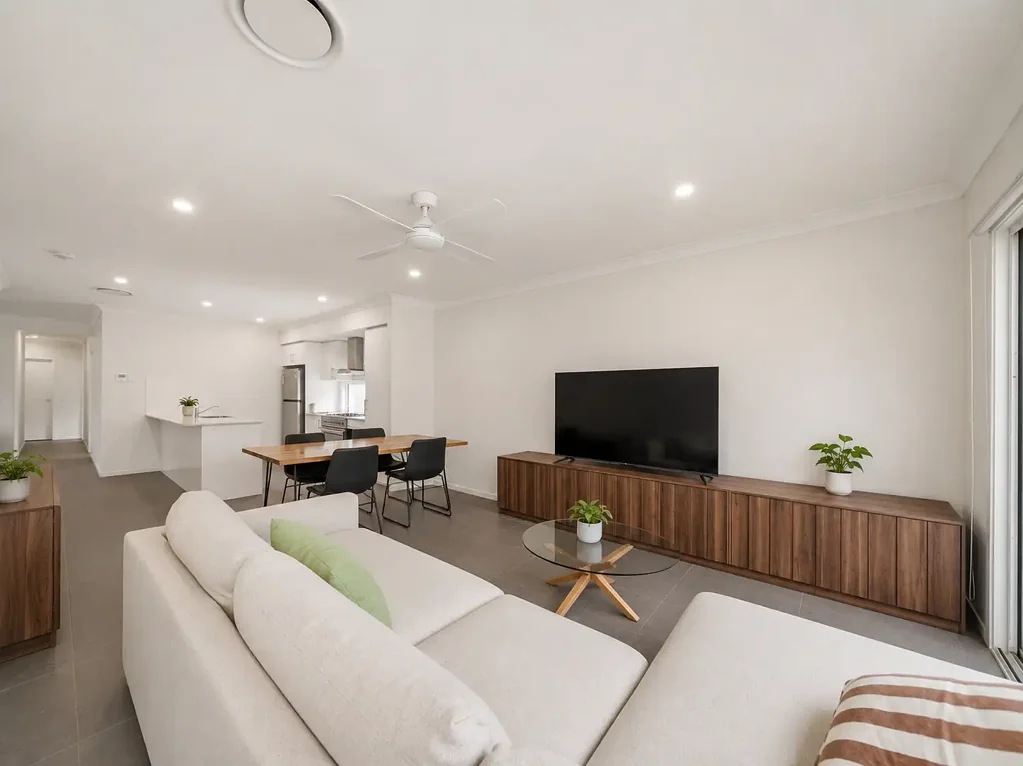 Redbank Plains 4कमरा Contemporary Family Living with Style, Comfort & Convenience