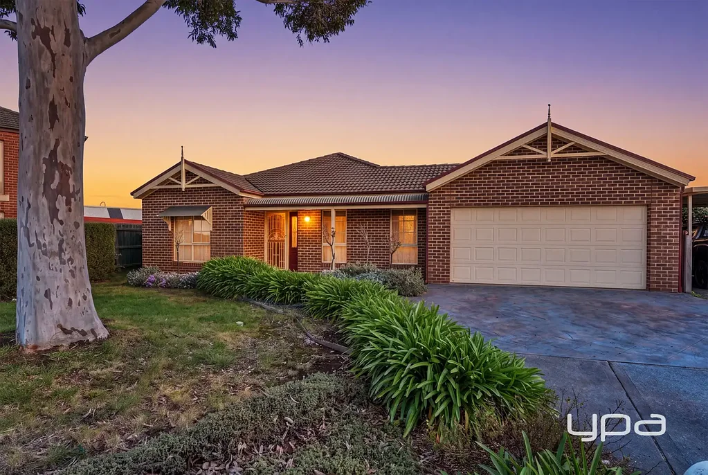 Brookfield 4房 Melton 最受欢迎地段之一的优质家庭生活！ QUALITY FAMILY LIVING IN ONE OF MELTON'S MOST SOUGHT-AFTER LOCATIONS!