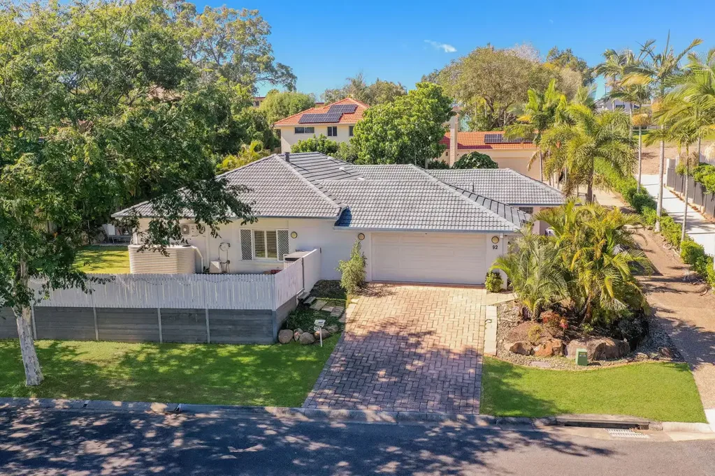 Aspley 3 Bedroom Resort-Style Family Entertainer with Pool and Spacious Backyard