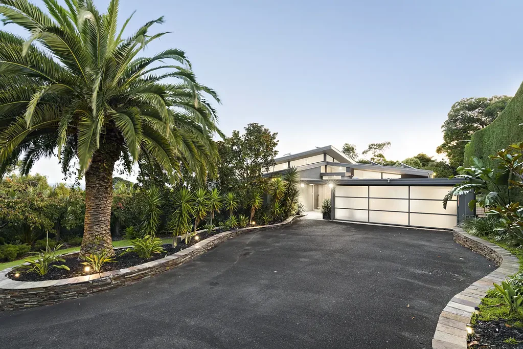 Mount Eliza 5બેડરૂમ Resort-Style Living: A Magnificent Family Estate