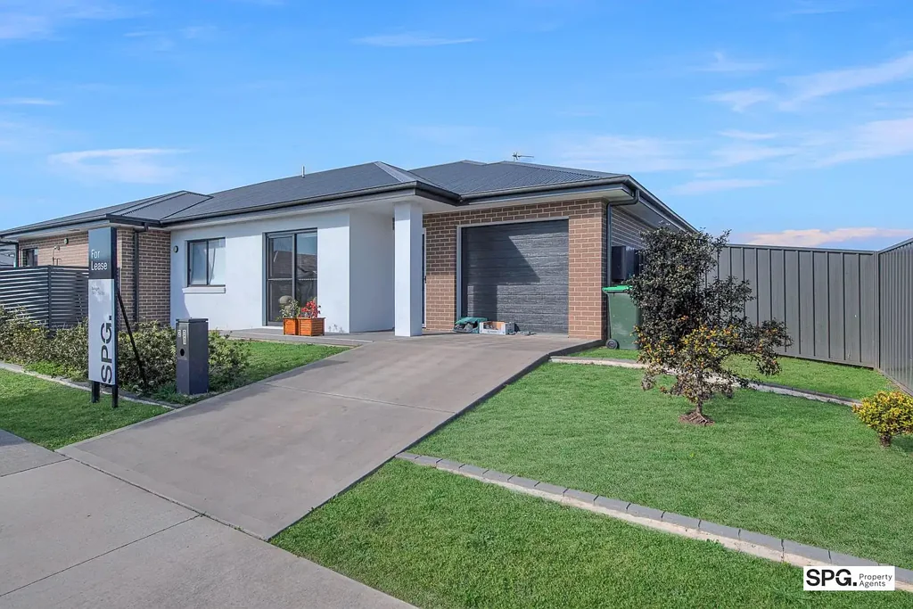 SPACOIUS 3 BEDROOM DUPLEX IN AN IDEAL LOCATION