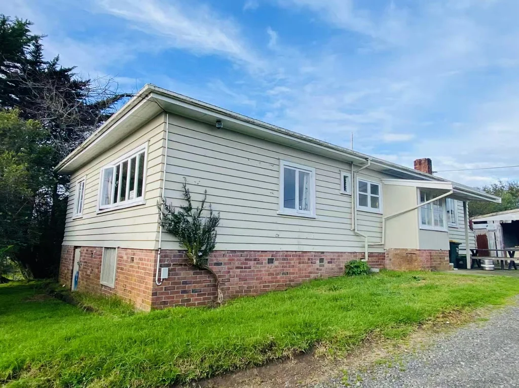 4 bedrooms house