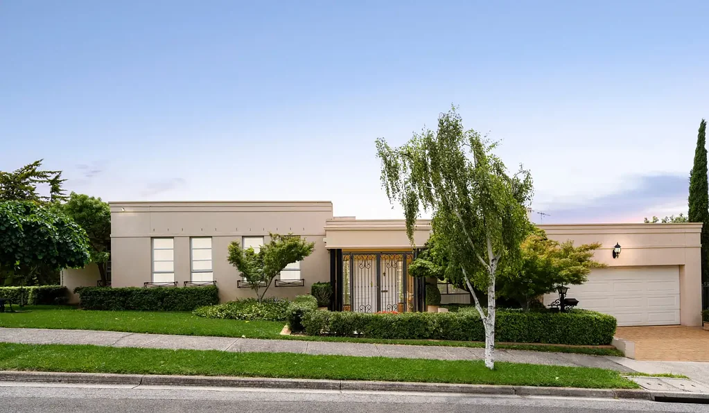 Avondale Heights 4कमरा Hilltop Prestige in Maribyrnong River Precinct!