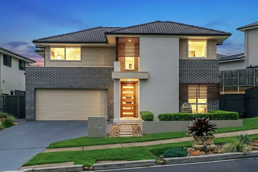 North Kellyville 5ห้องนอน Modern Family Living Opposite Nature Reserve