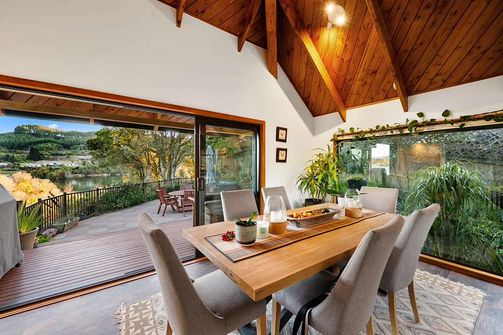 Lake Rotoiti 3غرفة نوم Multi-Level Living with a Serene Outlook