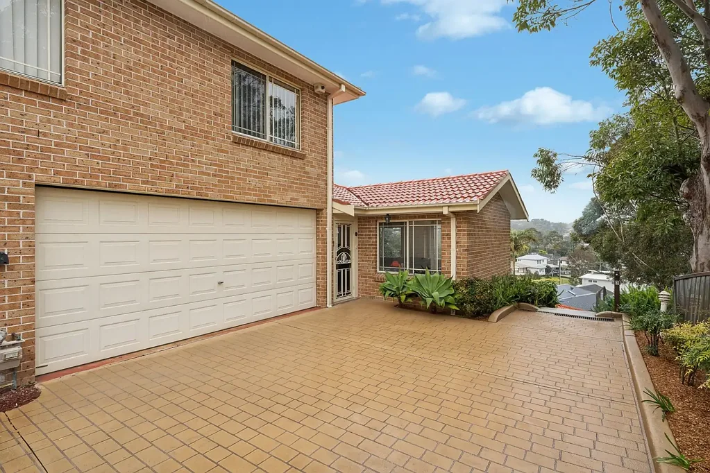 Engadine 3房 便利、舒适与丛林美景 Convenience, Comfort & Bushland Views