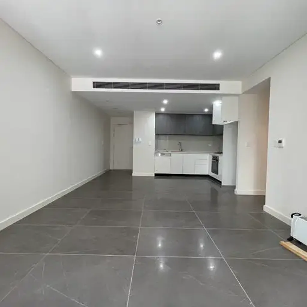 2 bedroom apartment with Swimming Pool!