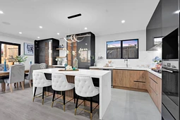 136 Mcquoids Road, Flat Bush