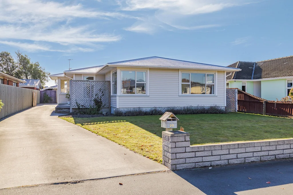 Wainoni 3chambre Family comfort on a generous freehold section