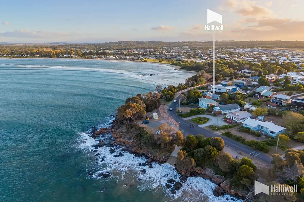Hawley Beach 5 Bedroom Coastal Serenity Awaits: Discover 3 Hawley Esplanade, Your Dream Seaside Retreat in Prestigious Hawley Beach