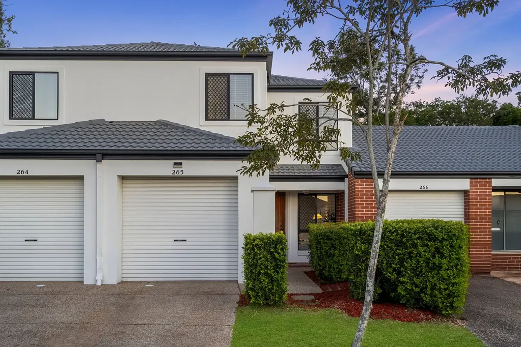 Nerang 3ห้องนอน Spacious Townhouse Living - 265/64 Gilston Road, Nerang