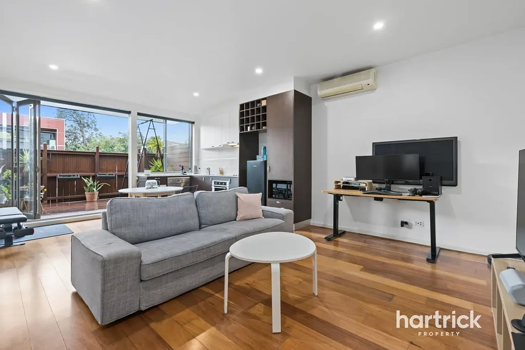 Mordialloc 1कमरा Metres from the Station, Shops & Cafes