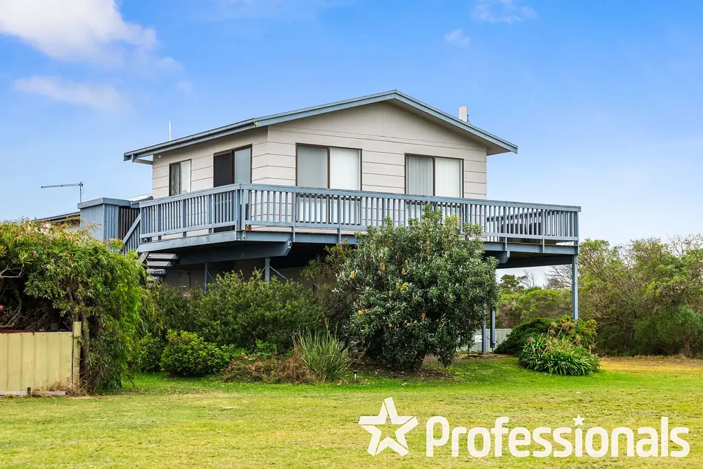 Robertsons Beach 3غرفة نوم TRANQUIL RETREAT: CHARMING RURAL BEACHSIDE PROPERTY PERFECT FOR SERENE LIVING. UNPARALLELED VIEWS OF COAST AND PORT ALBERT