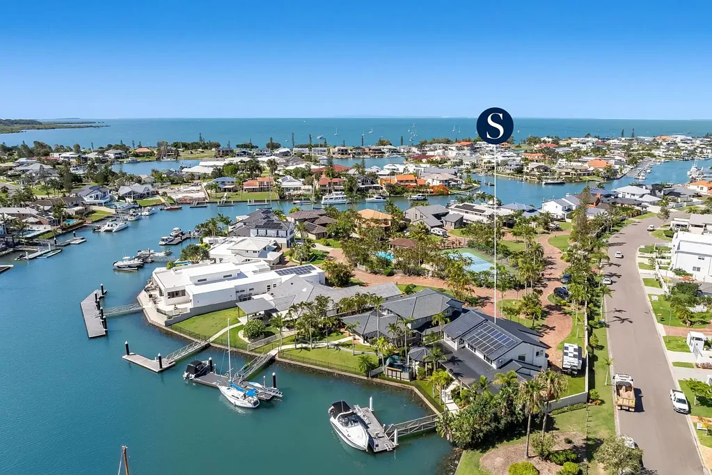 Cleveland 4 Slaapkamer Resort-Style Waterfront Living