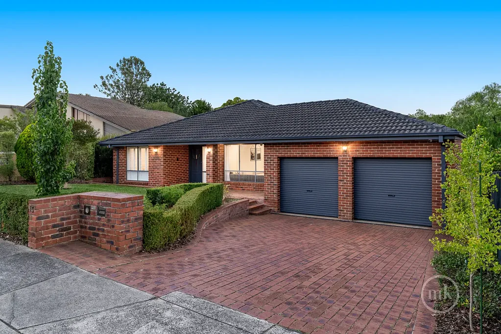 Greensborough 4कमरा Elegant Living in an Enticing Location