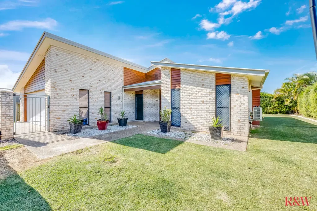 Ashfield 4Phòng ngủ Modern home in Sought-After Sanctuary Park Estate