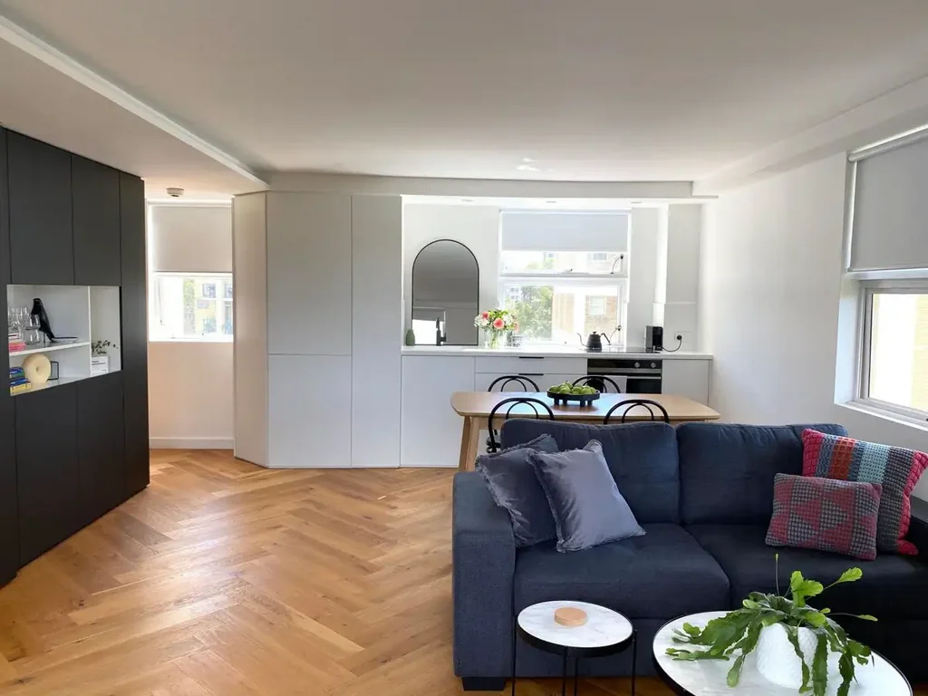 Fully Furnished, natural light and district views