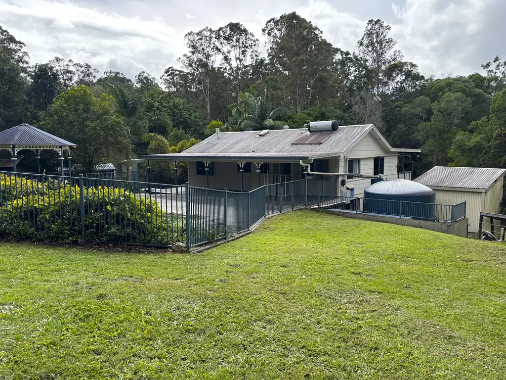 The Perfect Blend of Country Charm & Convenience!
