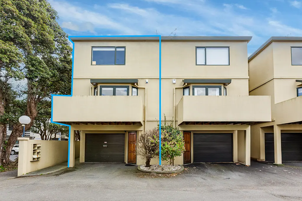 Lower Hutt 2Kwarto City Living with Secure Garage